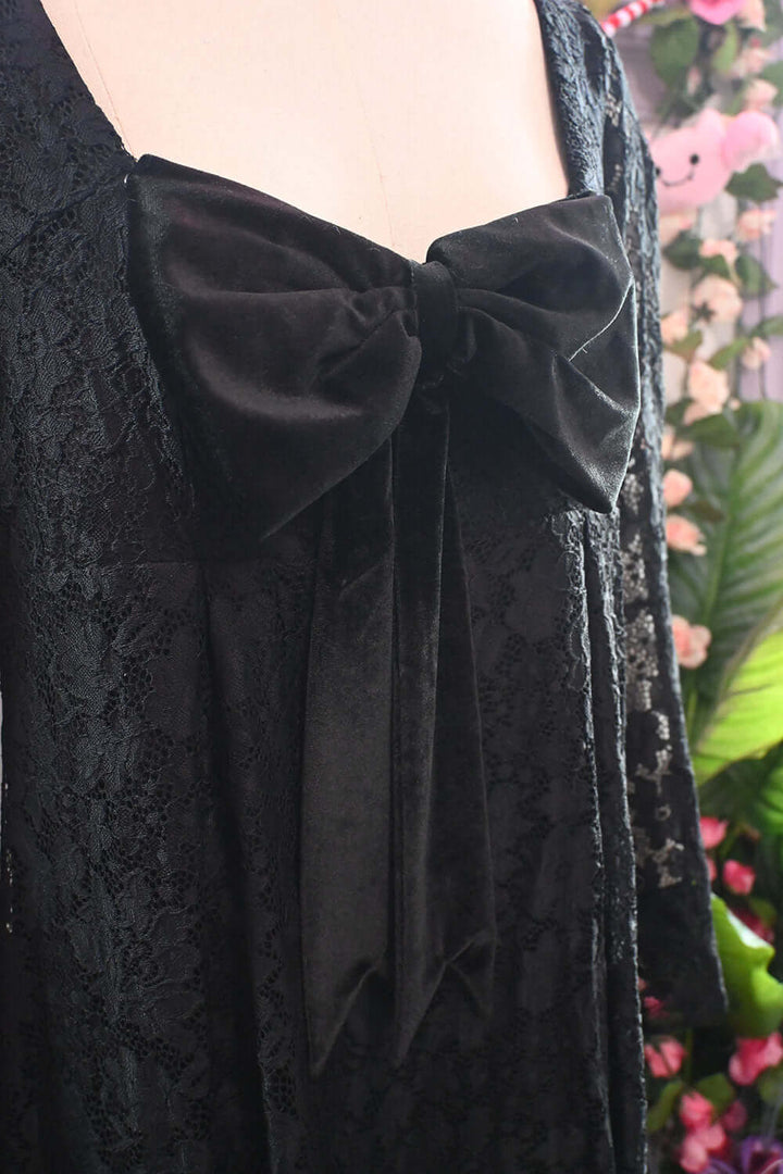 Priscilla 60's Bell Sleeve Lace Maxi Dress in Black