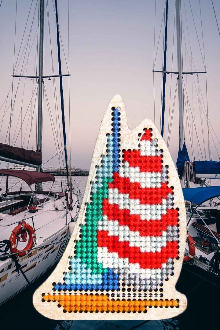 Kit for decorating with perforated wooden form EHW023