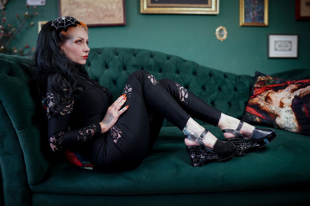 the Momento Mori - in Black Snake on Black