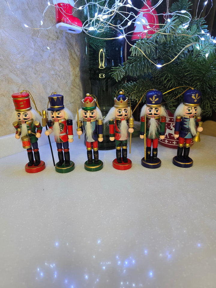 Christmas Nutcracker Set. Wizardi Classic Wooden Festive Decoration F07M14-6-N01617