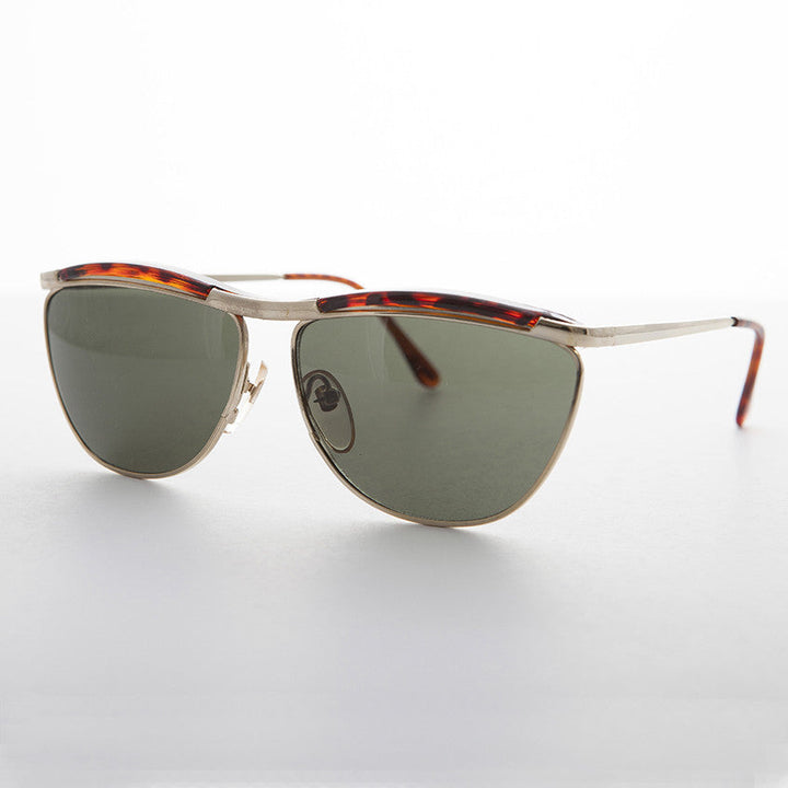 Elegant Sunglass with Rare Brow Bar Design - Fletcher