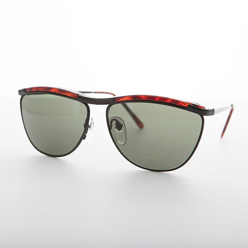 Elegant Sunglass with Rare Brow Bar Design - Fletcher