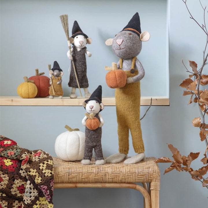 Fall and Halloween Figurine - Mouse with Pumpkin (Grey) - Extra Large