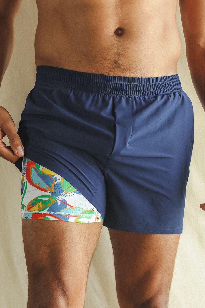 The Hot in Havana | Tropical Navy Ball Hammock® 5 Inch Athletic Shorts