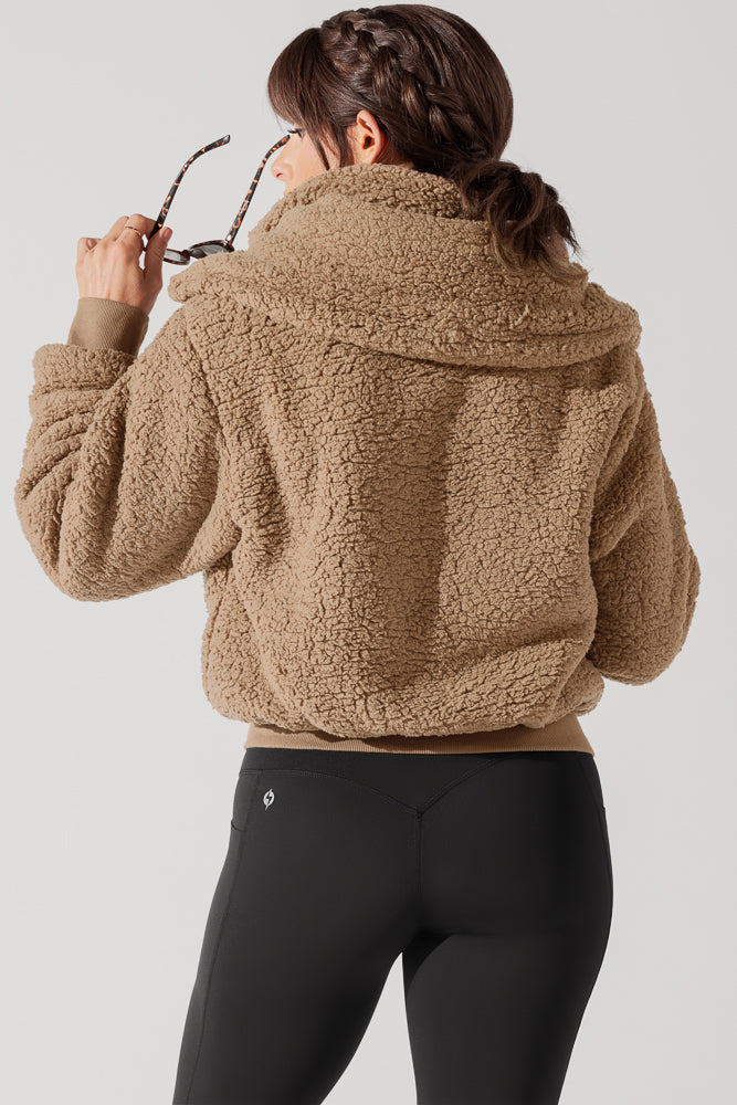 The Kinsley Bomber Jacket in Faux Sherpa - Teddy Bear Brown