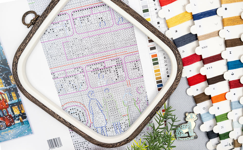 London Christmas Bus Counted Cross Stitch Kit by Letistitch L9982