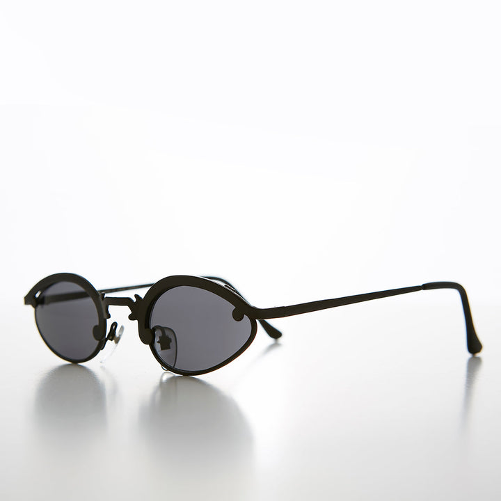 Unique Oval Metal Vintage 90s Sunglass - Lotus