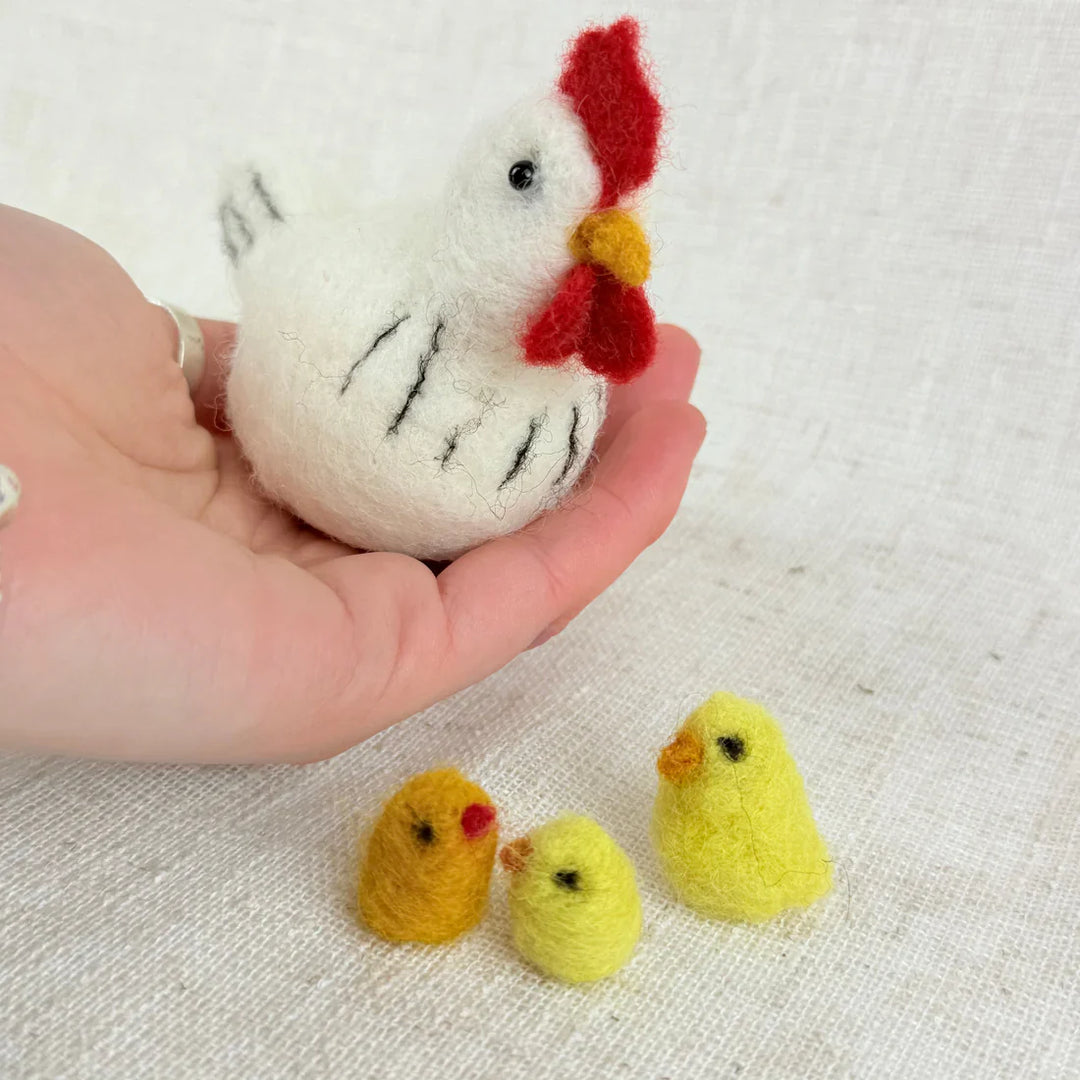 Round Hen with Chicks Needle Felting Kit by The Makerss KTS-RoundHenWithChicksComplete