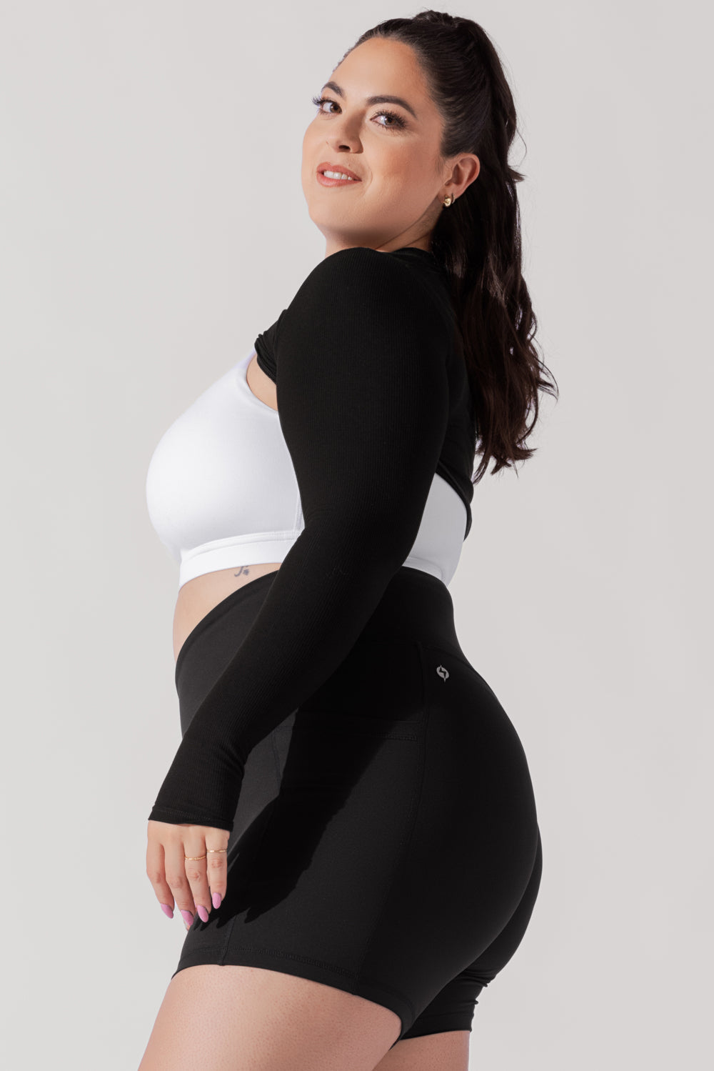 Relevé Ribbed Shrug - Black