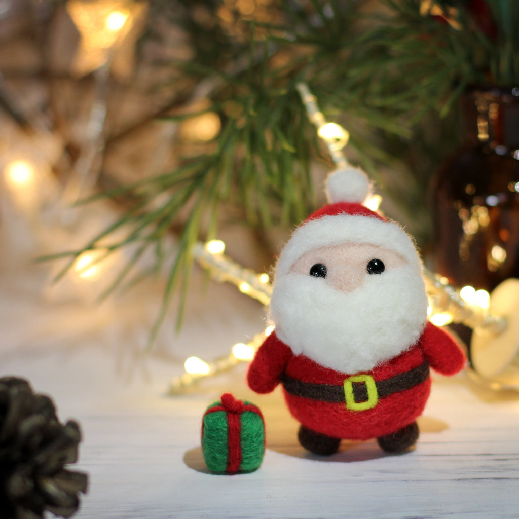 Santa Needle Felting Kit. Wizardi DIY Wool Craft Kit F07N8-W11