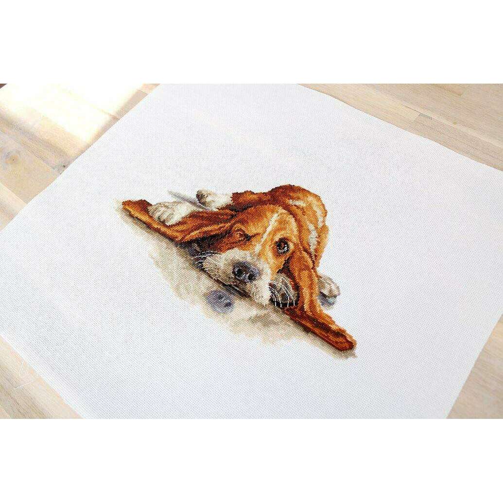 Basset  B2341L Counted Cross-Stitch Kit