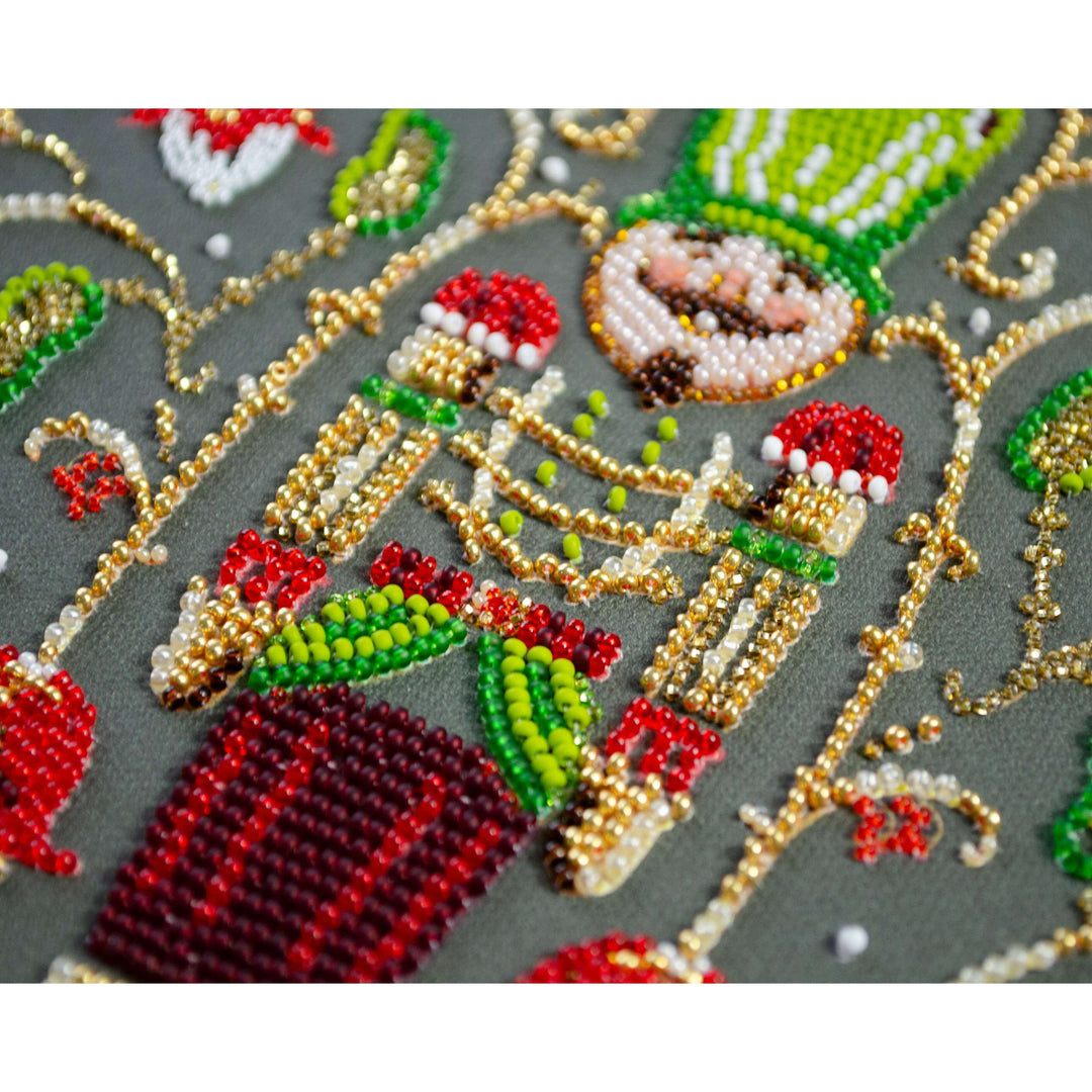 Bead Embroidery Kit - Hero of the Christmas Night AB-926