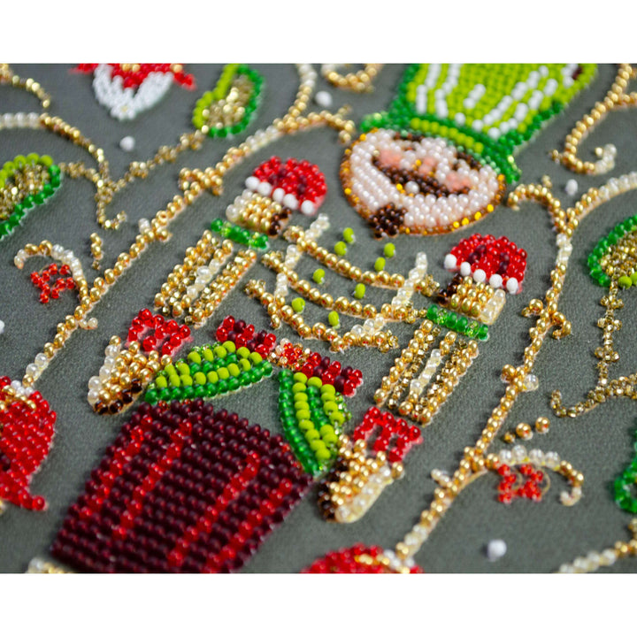 Bead Embroidery Kit - Hero of the Christmas Night AB-926