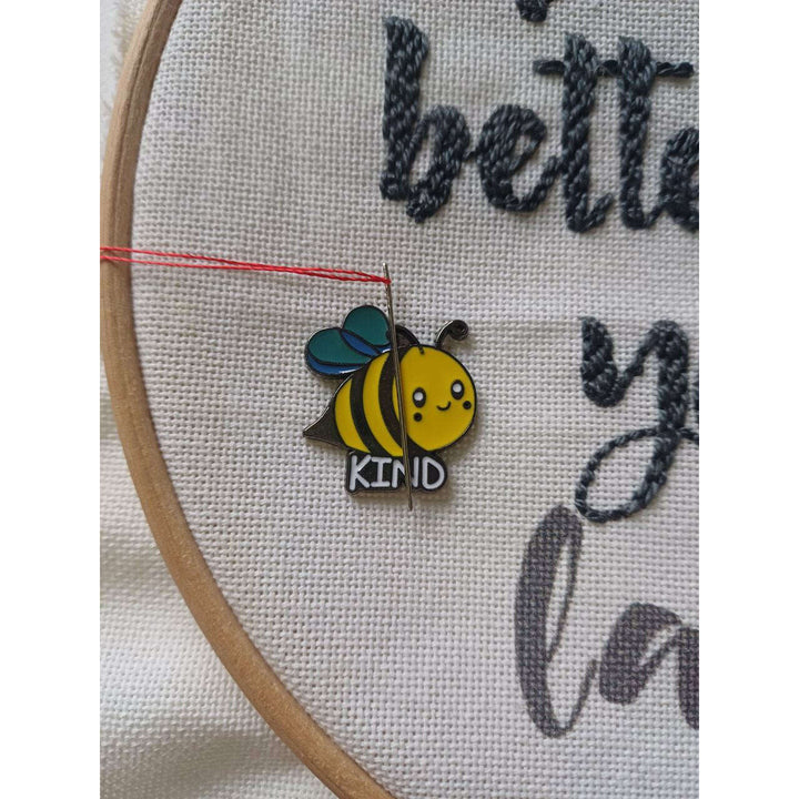 Bee Magnetic Needle Minder F07M10-3 Bee