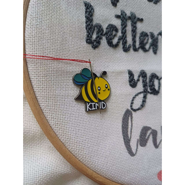 Bee Magnetic Needle Minder F07M10-3 Bee