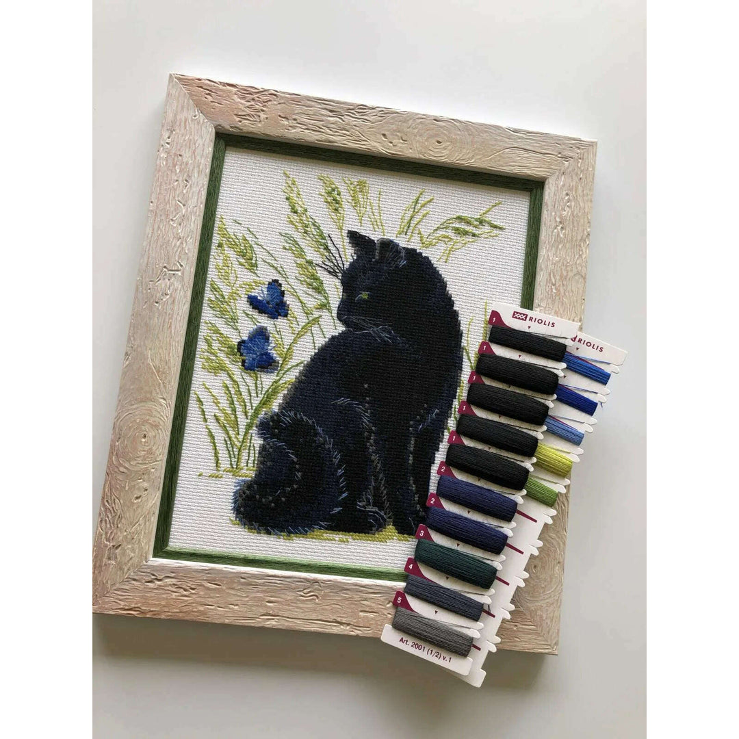 Black Cat R2001 Counted Cross Stitch Kit