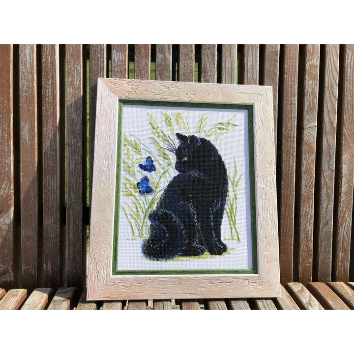Black Cat R2001 Counted Cross Stitch Kit