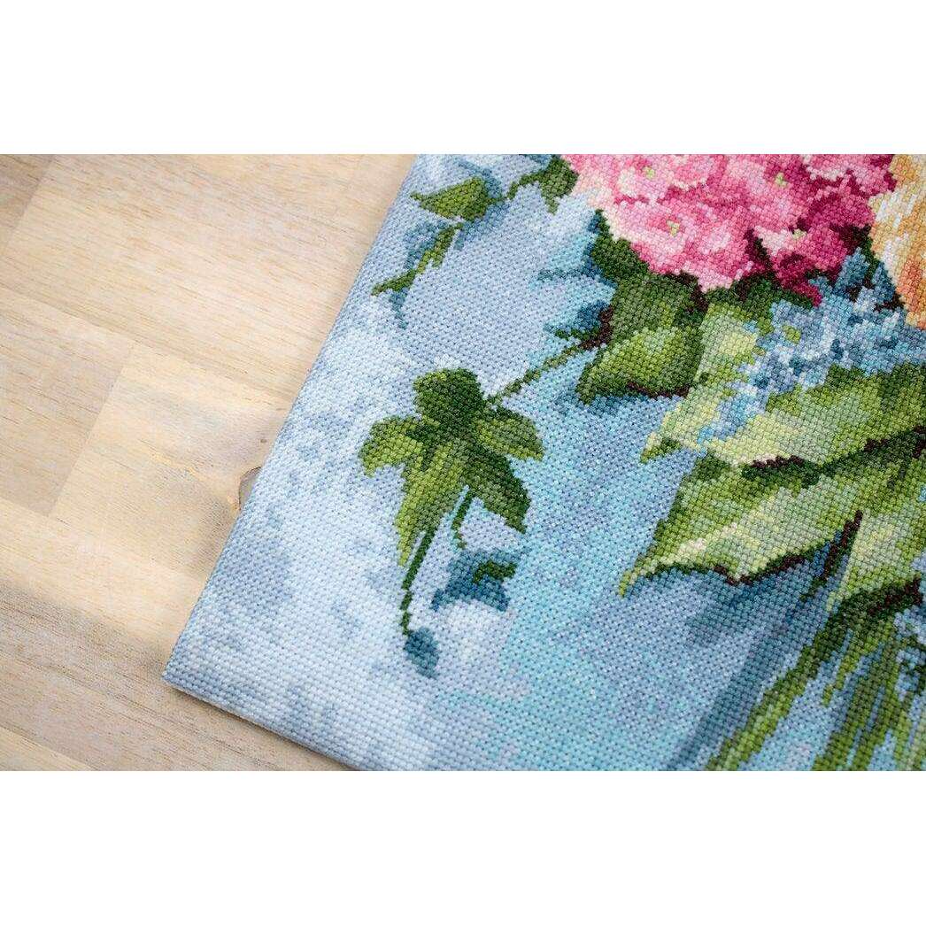 Bouquet B2371L Counted Cross-Stitch Kit