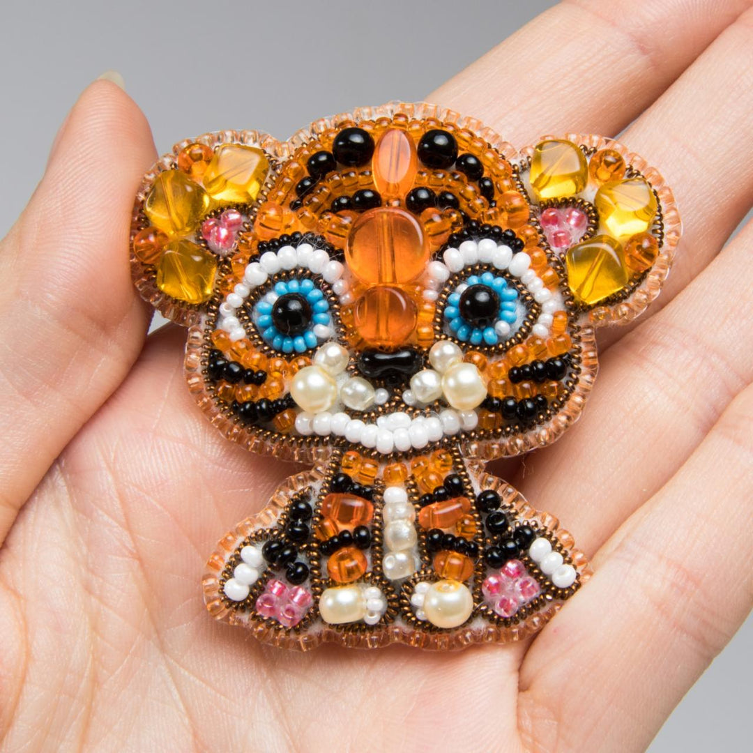 Beadwork kit for creating brooch Crystal Art Tiger BP-335C
