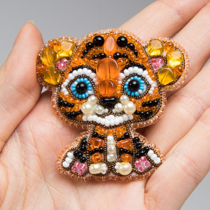 Beadwork kit for creating brooch Crystal Art Tiger BP-335C