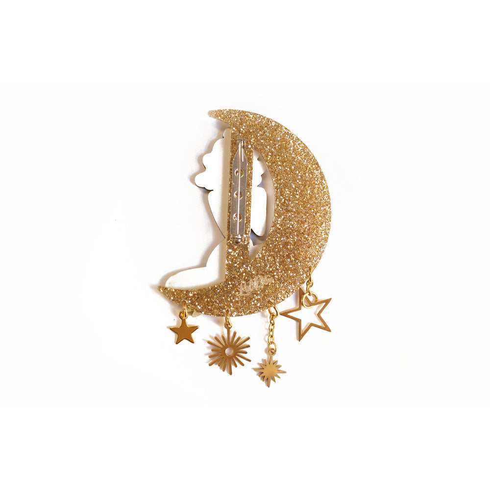 Singer sitting on the Moon Brooch by Laliblue 3
