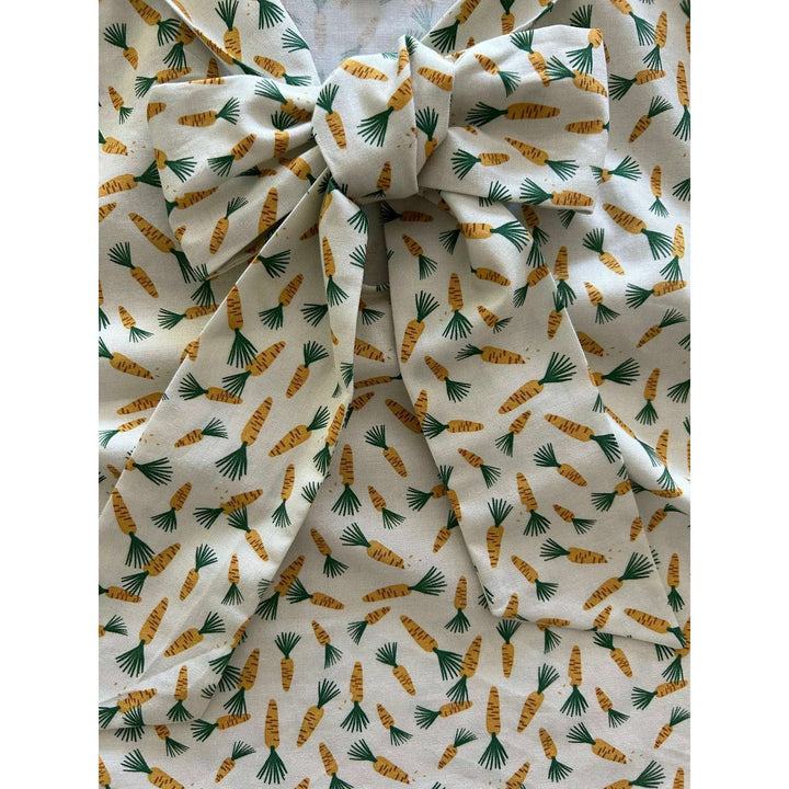 Carrots Bow Top