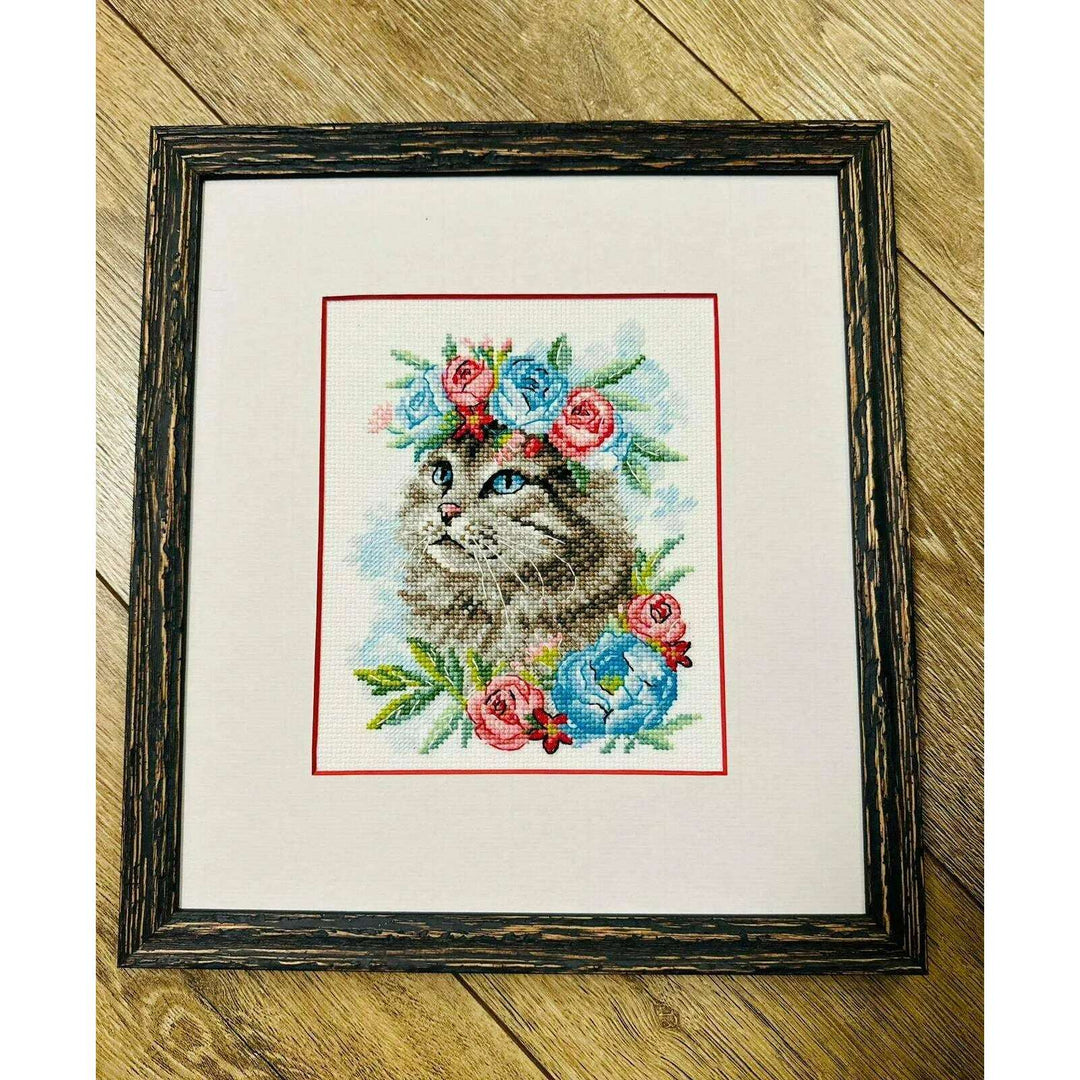 Cat in Flowers R2088 Counted Cross Stitch Kit