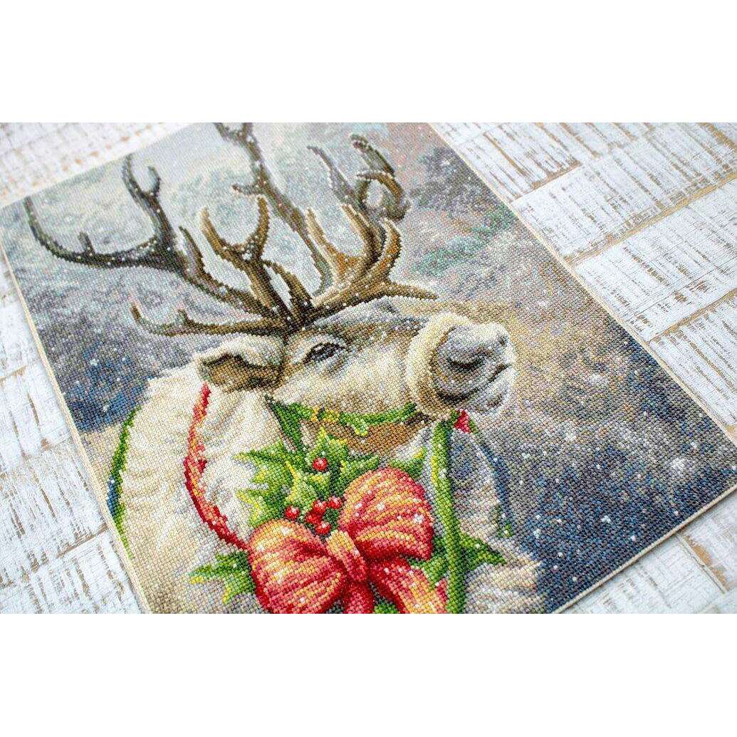 Christmas Deer B598L Counted Cross-Stitch Kit