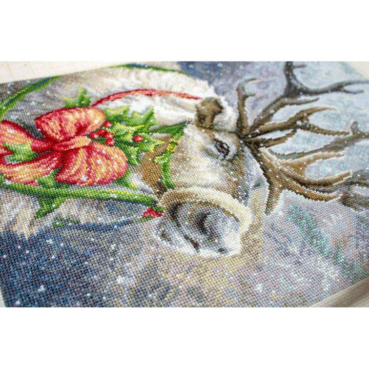 Christmas Deer B598L Counted Cross-Stitch Kit
