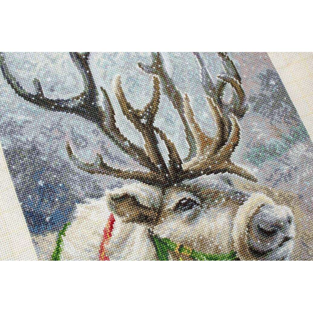 Christmas Deer B598L Counted Cross-Stitch Kit