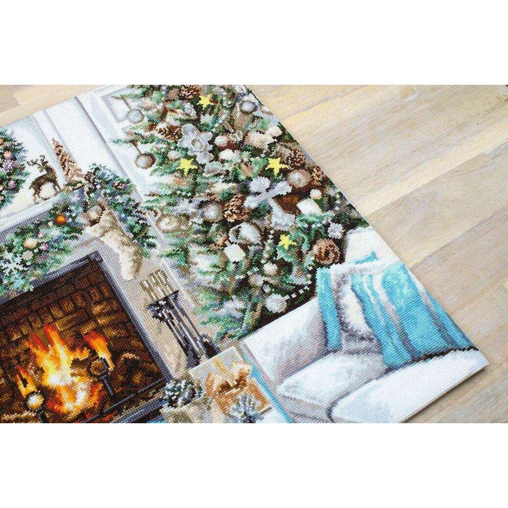Christmas Interior B2394L Counted Cross-Stitch Kit