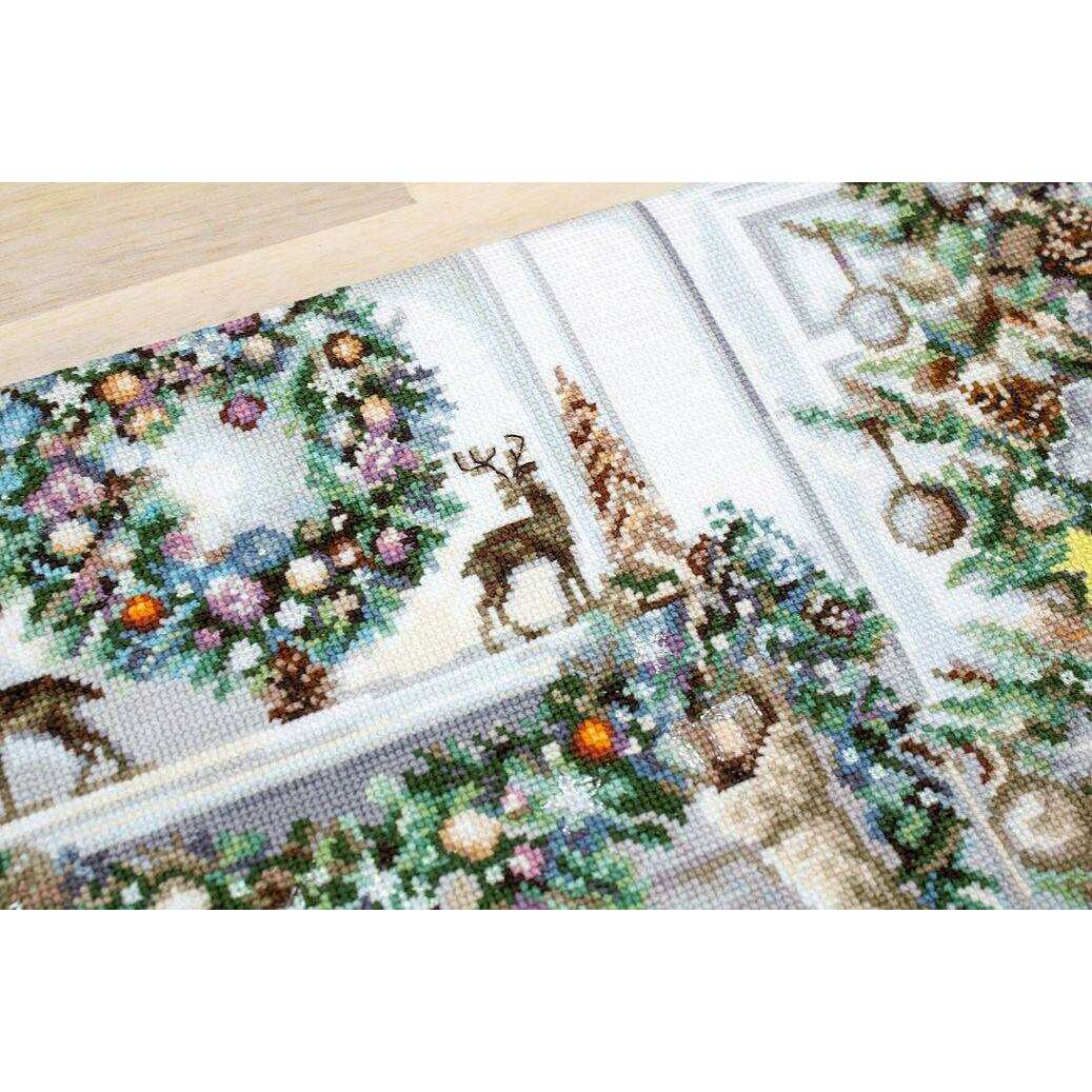 Christmas Interior B2394L Counted Cross-Stitch Kit
