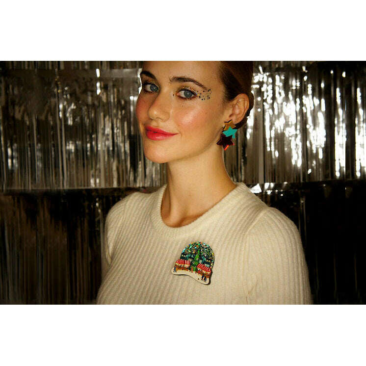 Christmas Market Brooch by Laliblue