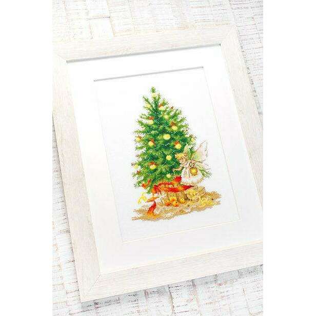 Christmas Tree B1117L Counted Cross-Stitch Kit