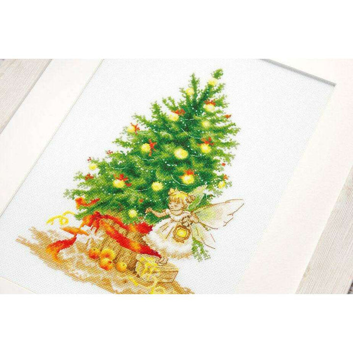 Christmas Tree B1117L Counted Cross-Stitch Kit