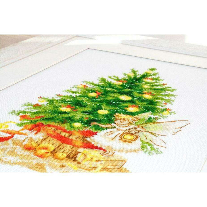 Christmas Tree B1117L Counted Cross-Stitch Kit