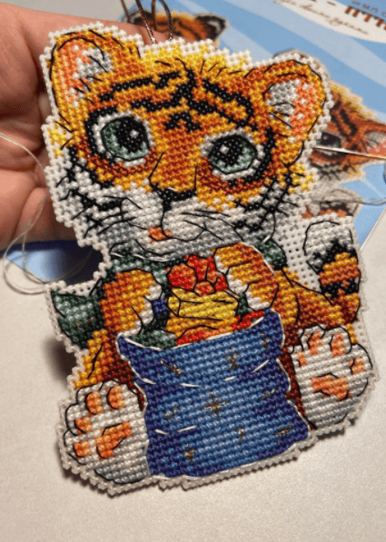 Christmas Tree Ornament. Baby Tiger P-588 Plastic Canvas Counted Cross Stitch Kit