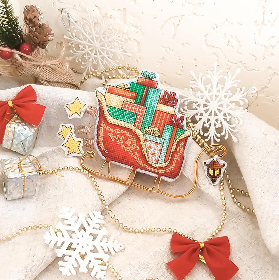 Christmas tree toy. Plastic Canvas Cross-stitch kit T-01C