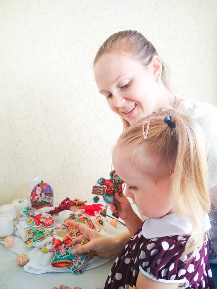 Christmas tree toy. Plastic Canvas Cross-stitch kit T-04C