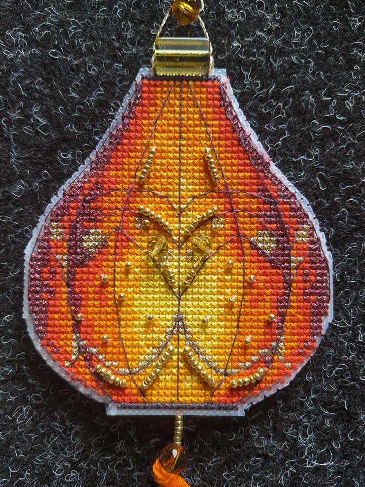 Christmas tree toy. Plastic Canvas Cross-stitch kit T-22C "Colorful lanterns"