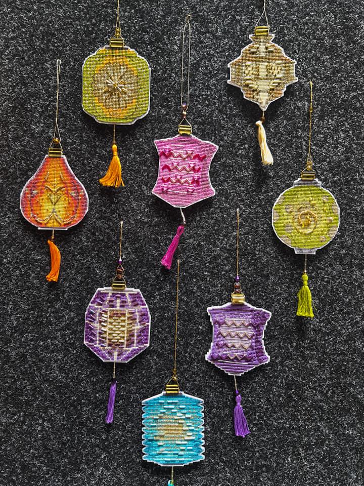 Christmas tree toy. Plastic Canvas Cross-stitch kit T-25C "Colorful lanterns"