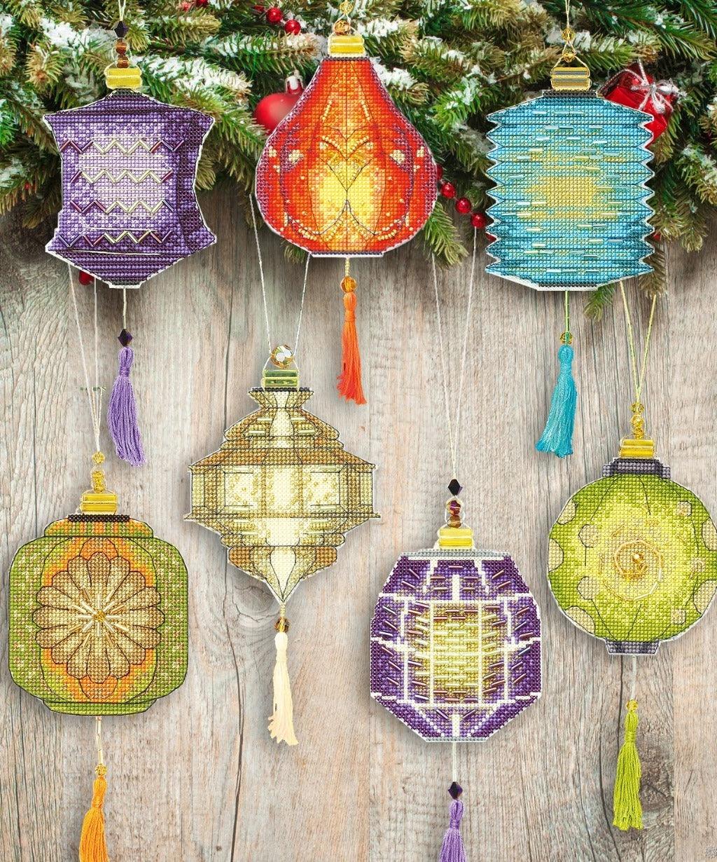 Christmas tree toy. Plastic Canvas Cross-stitch kit T-25C "Colorful lanterns"