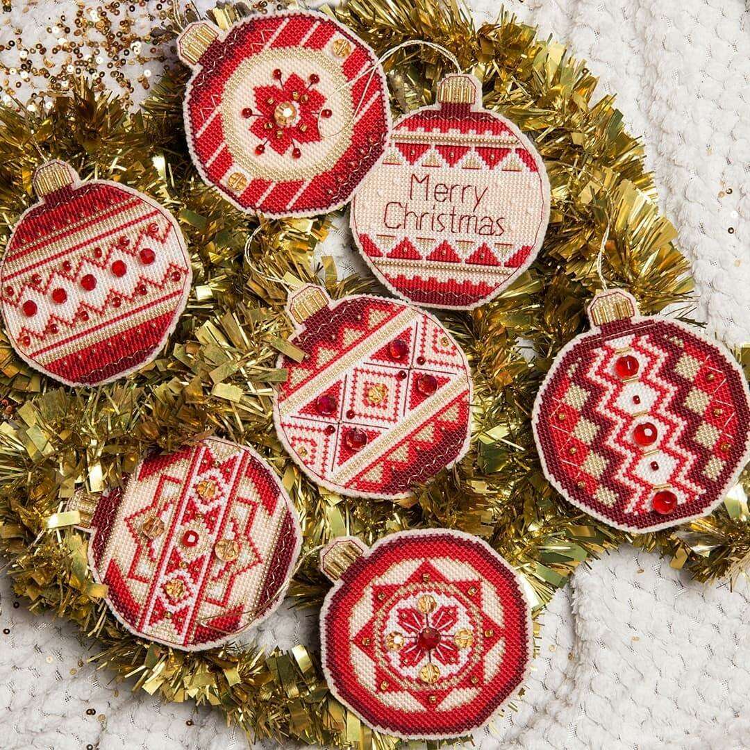 Christmas tree toy. Plastic Canvas Cross-stitch kit T-09C