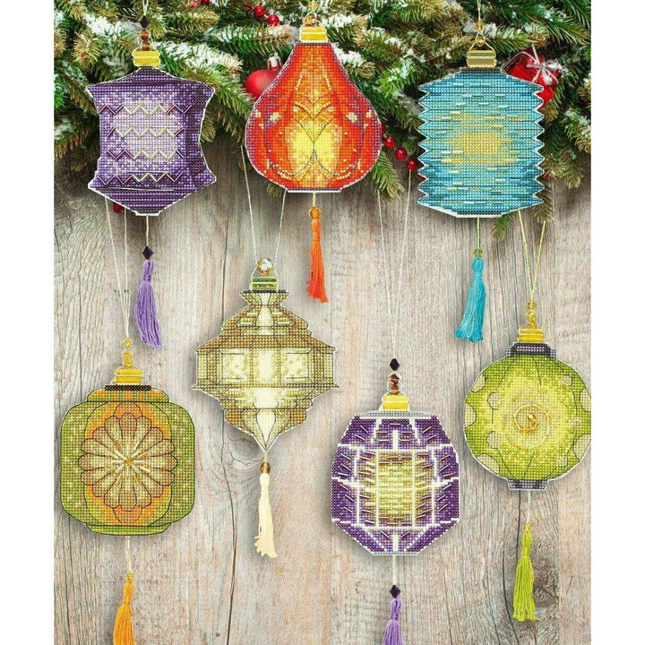 Christmas tree toy. Plastic Canvas Cross-stitch kit T-25C "Colorful lanterns"