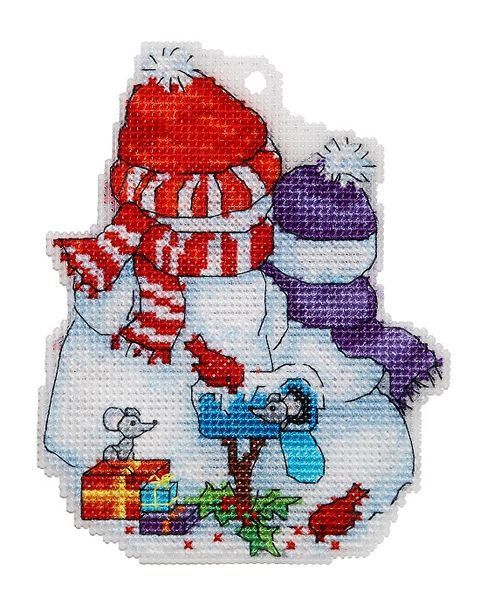 Snowman Family  Counted cross stitch kit 8033A