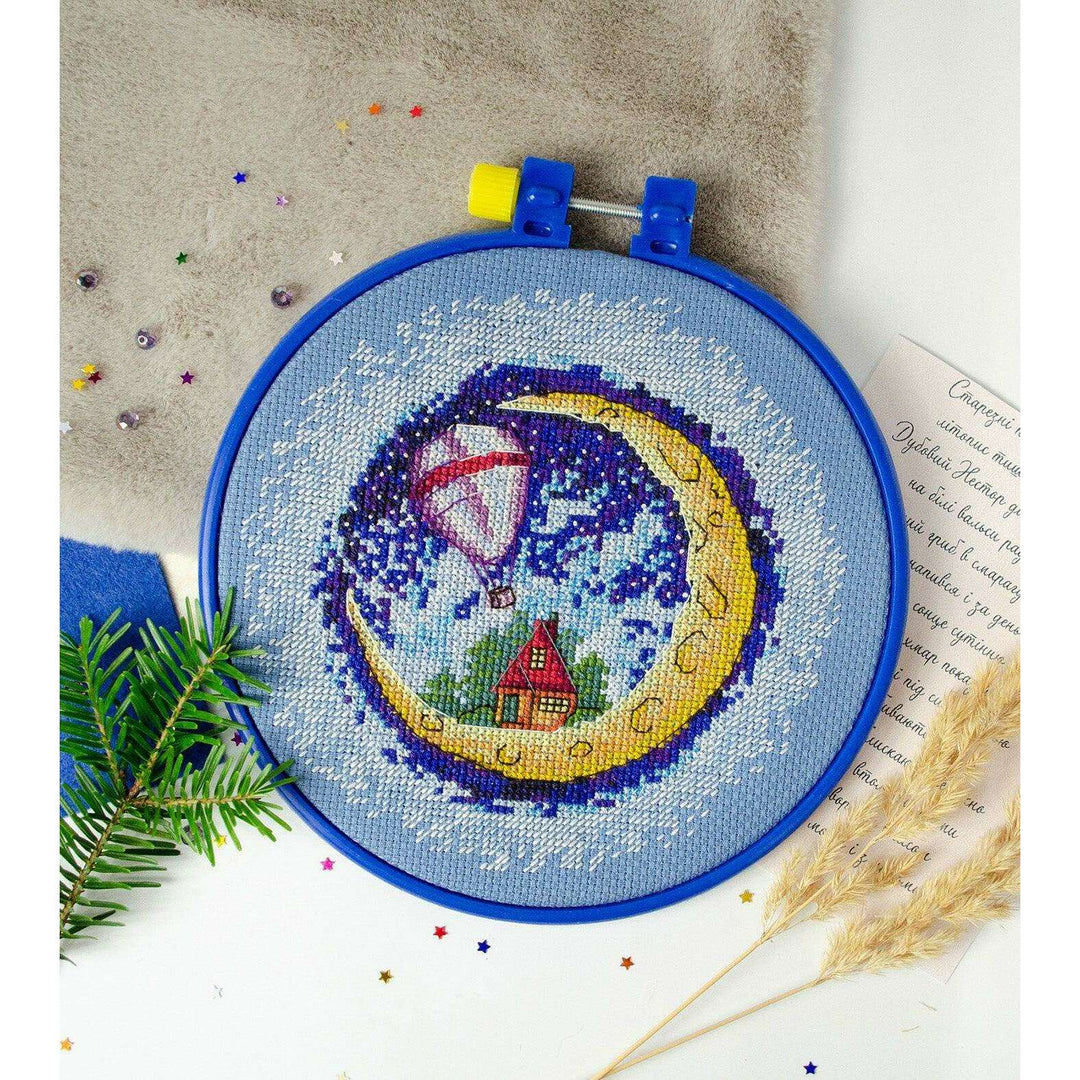 Counted Cross-stitch kit - A house on the Moon AHM-072