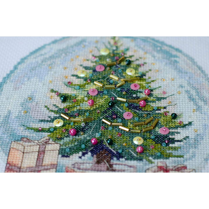 Counted Cross-stitch kit - Moment Before Christmas AH-255