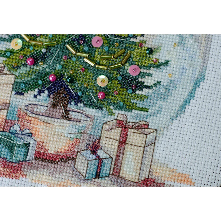 Counted Cross-stitch kit - Moment Before Christmas AH-255
