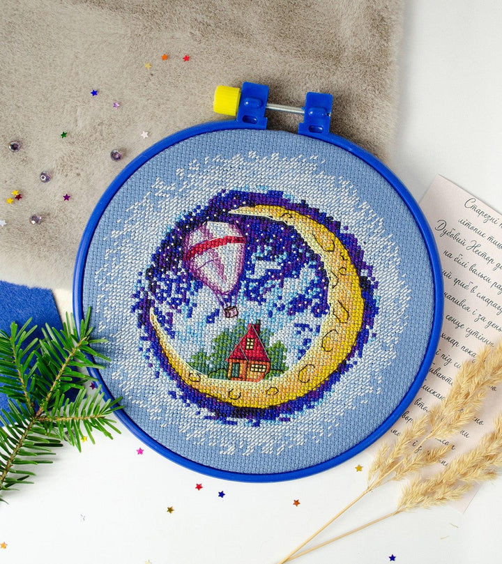 Counted Cross-stitch kit - A house on the Moon AHM-072