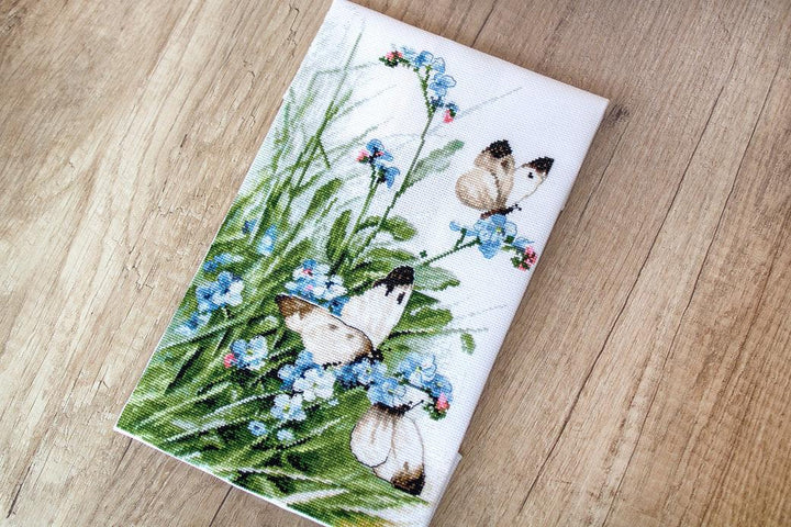 Counted Cross Stitch Kit Butterflies and bluebird flowers Leti939